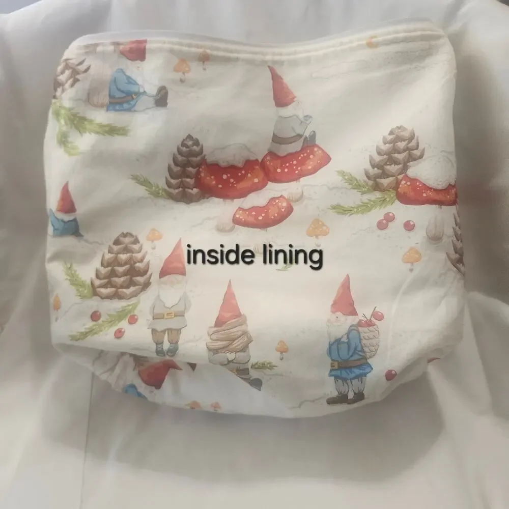 Gnome Project Bag 14x10x5 Zippered Hand Strap Flat Bottom Houses Pine Cones B35